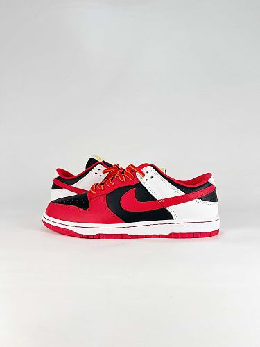 Nike SB Dunk Low