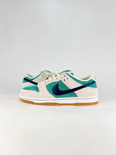 Nike SB Dunk Low
