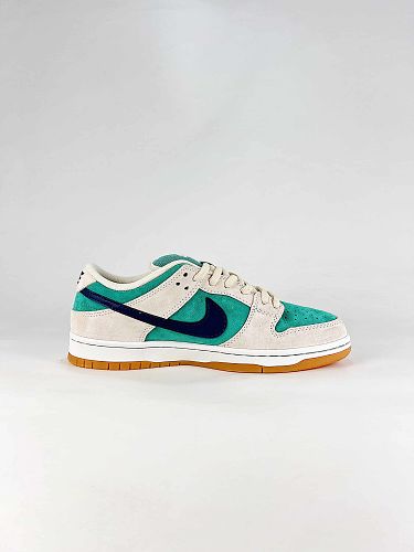 Nike SB Dunk Low