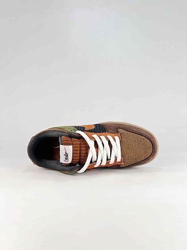 Nike SB Dunk Low