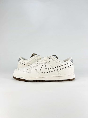Nike SB Dunk Low