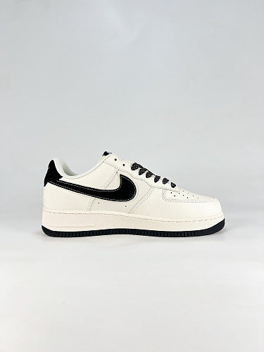 Nike Air Force 1 '07 Low 'Sail Black'